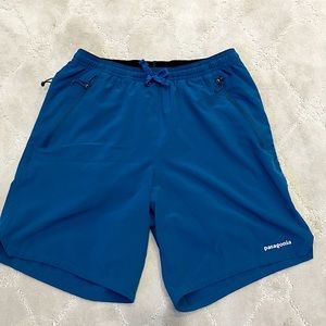 Patagonia men’s S lined shorts teal
